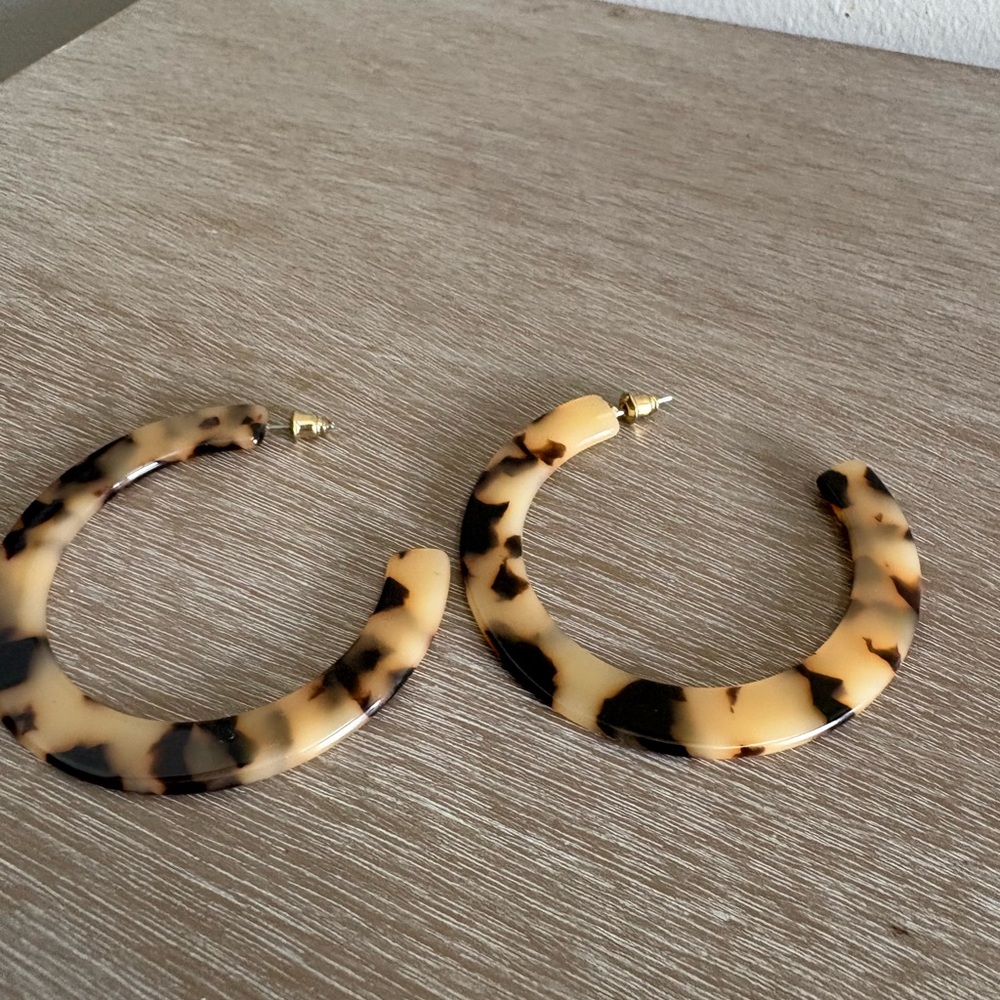 Tortoise Shell Hoop Earrings